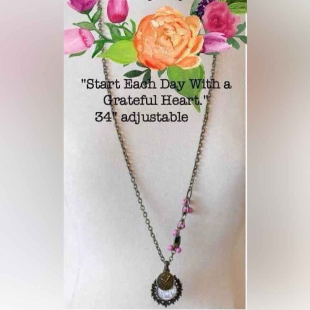 Inspirational Necklace, reminding us to "Start Each Day With a Grateful Heart"💕